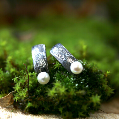 Moon water with pearl - Forged damasteel earrings, CR5731