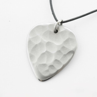 Klasik matte with eyelet - metal pick, hammered steel pendant