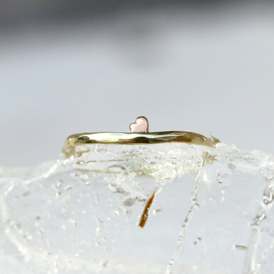 Virginie - Gold ring with a heart